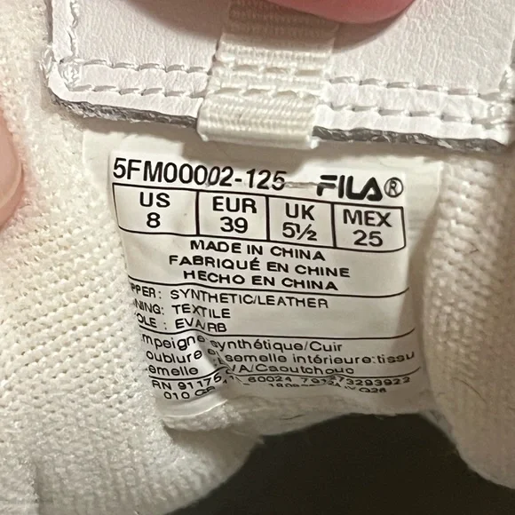 Women’s Size 8 FILA shoe - Picture 4 of 5